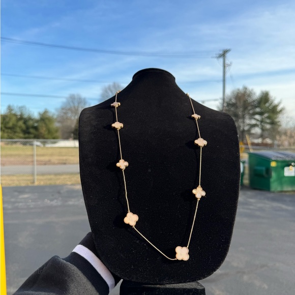 TAMIKA ROUND CUT WHITEGOLD BRIDAL WEDDING RING - Picture 9 of 14